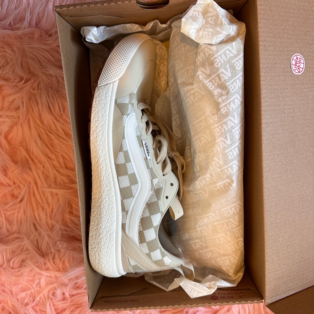 New in Box Vans Ultrarange shoes